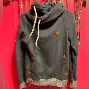 Blue Wanakome sweater (Size M)